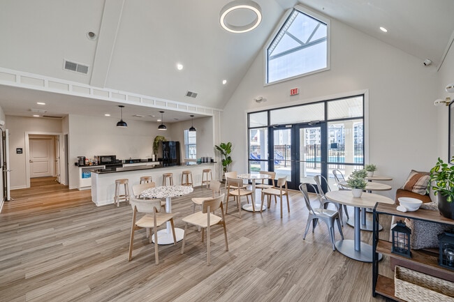Urbana at Hioaks in Richmond, VA - Building Photo - Building Photo