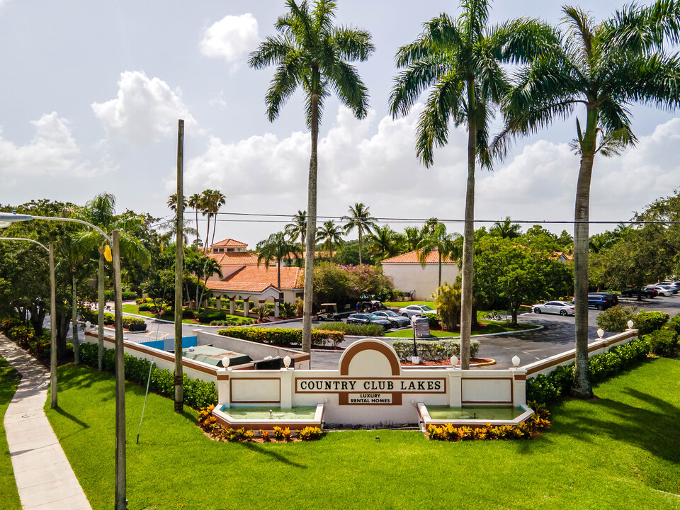 Country Club Lakes Apartments in Coconut Creek, FL - Foto de edificio