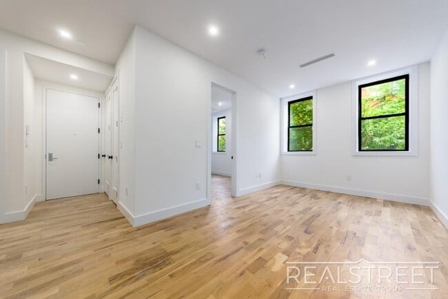 Malcolm X Blvd in Brooklyn, NY - Building Photo - Building Photo