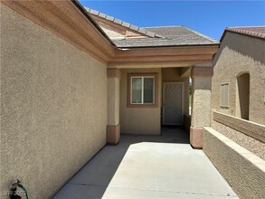 7453 Crested Quail St in North Las Vegas, NV - Building Photo - Building Photo