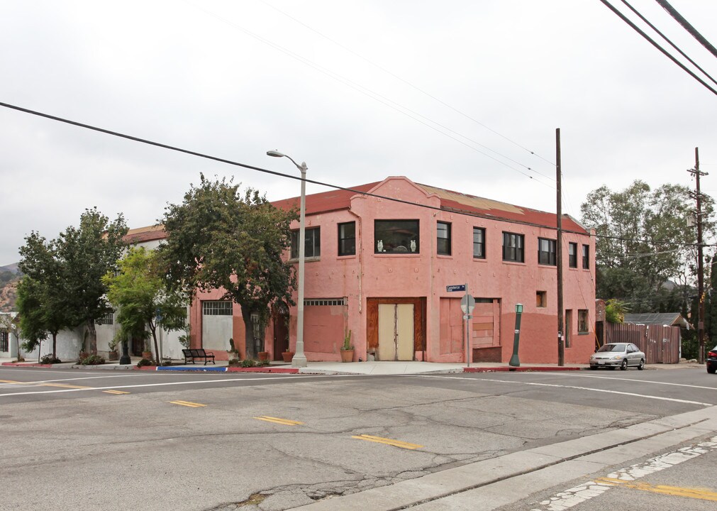 10059 Commerce Ave in Tujunga, CA - Building Photo