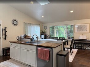 826 Nevada St in Bellingham, WA - Building Photo - Building Photo