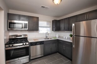 Parsonage Hill Village in Edison, NJ - Building Photo