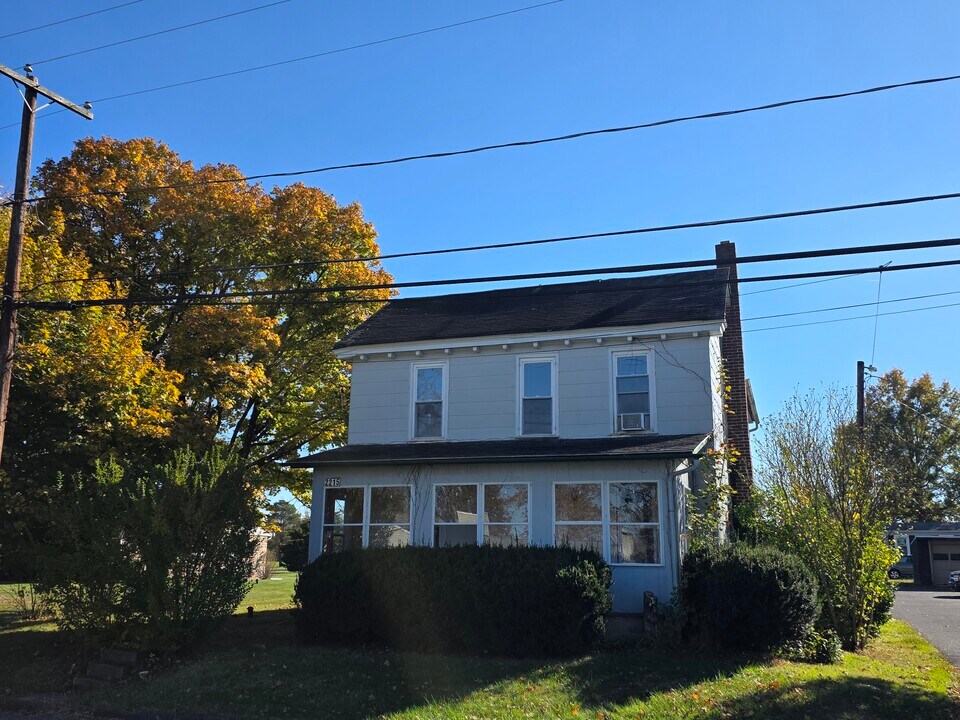 2215 N Main St in Quakertown, PA - Building Photo
