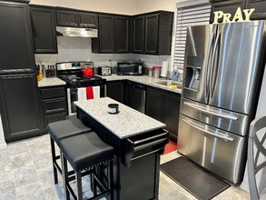 3125 Via Bella Rosa Ave in Rosamond, CA - Building Photo - Building Photo