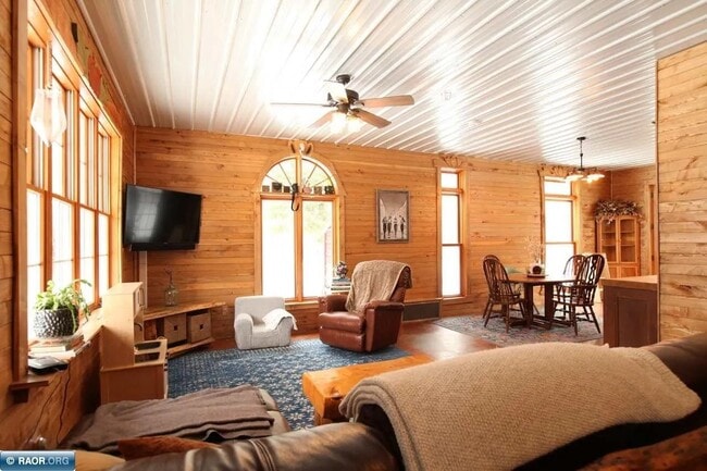 9374 Alango Rd in Angora, MN - Building Photo - Building Photo