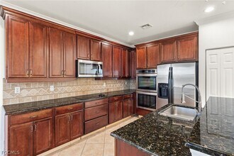 17030 Tremont St in Ft. Myers, FL - Foto de edificio - Building Photo