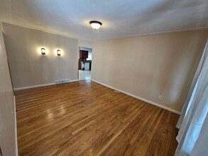 30503 Dover Ave in Warren, MI - Building Photo - Building Photo