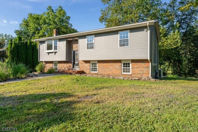 13 Susquehanna Ln in Knowlton Township, NJ - Building Photo - Building Photo