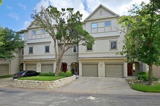 11203 RR 2222 in Austin, TX - Foto de edificio - Building Photo
