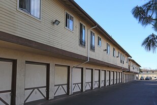 Mollison Gardens in El Cajon, CA - Foto de edificio - Building Photo