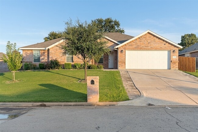 3733 Cecelia Ln in Forest Hill, TX - Building Photo - Building Photo