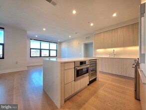 737 Swann Ave in Alexandria, VA - Building Photo - Building Photo