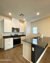 1243 Cedarhaven Ct in Reno, NV - Foto de edificio - Building Photo