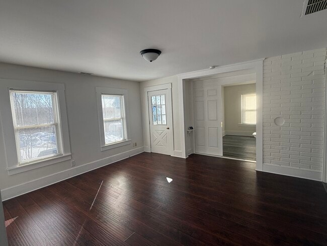 190 Ash St, Unit 2 in Nashua, NH - Foto de edificio - Building Photo