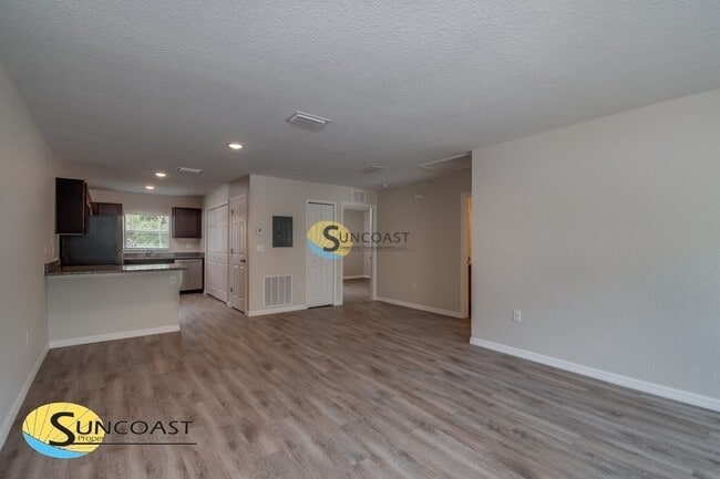9337 N Mendoza Way