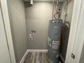 8 Avon St in Revere, MA - Foto de edificio - Building Photo