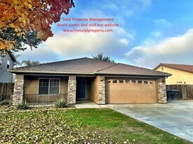 4106 W Prospect Ave in Visalia, CA - Building Photo