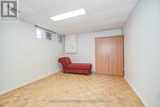 165 Clonmore Dr in Toronto, ON - Building Photo - Building Photo