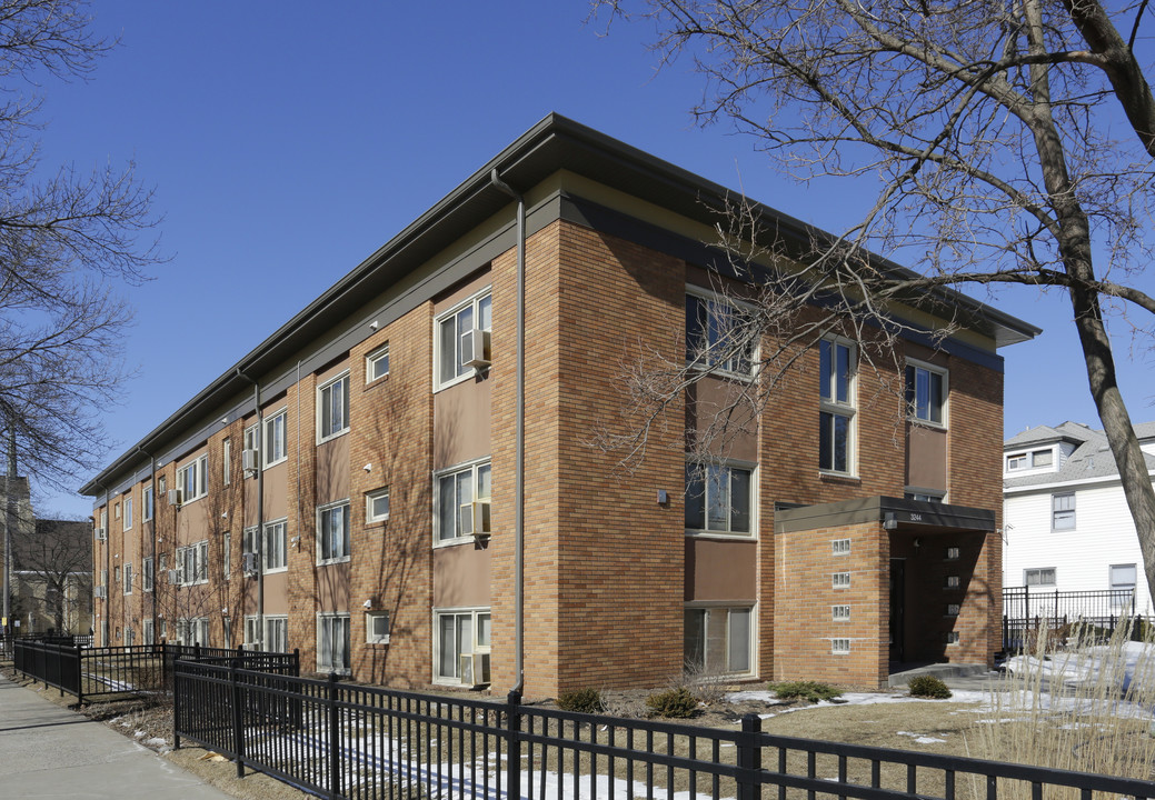 Zoom House in Minneapolis, MN - Building Photo