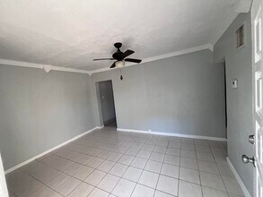 1121 NW 140th Terrace in Miami, FL - Building Photo - Building Photo