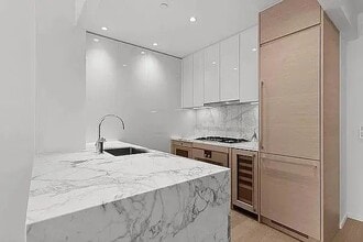 30 Riverside Blvd in New York, NY - Building Photo - Building Photo