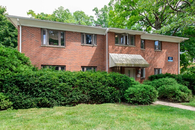 811 S 5th Ave in Ann Arbor, MI - Building Photo - Building Photo