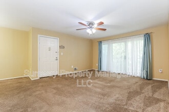 18 Juniper Way in Trenton, NJ - Building Photo - Building Photo