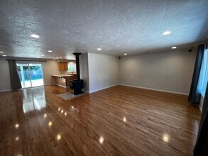 1370 Brickley Rd in Eugene, OR - Building Photo - Building Photo