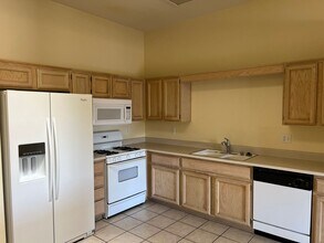 1997 Joy View Ln in Henderson, NV - Foto de edificio - Building Photo