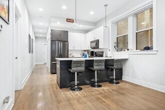 3711 N Racine Ave, Unit 1 in Chicago, IL - Building Photo - Building Photo