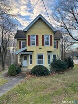 19 High St in Plymouth, CT - Building Photo