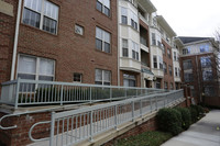 Stratford Condominiums in Reston, VA - Foto de edificio - Building Photo