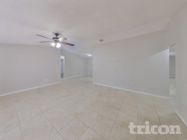 1314 Oakcrest Dr in Brandon, FL - Building Photo - Building Photo