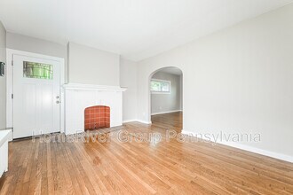 3025 Norwood Ave in Pittsburgh, PA - Building Photo - Building Photo