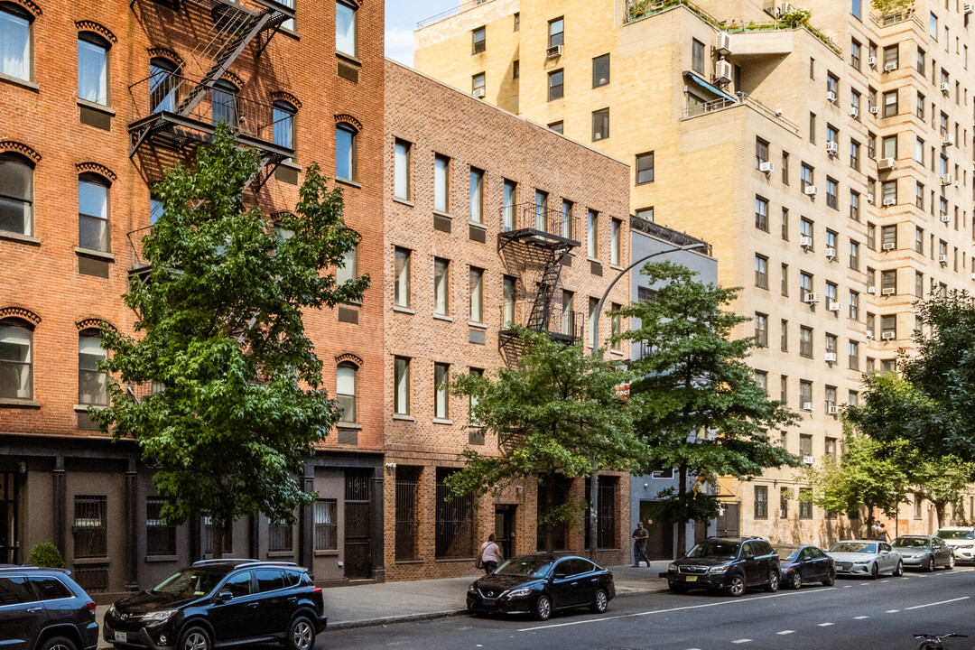 204 W Houston St in New York, NY - Foto de edificio