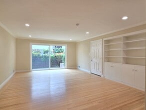 280 Waverley St, Unit 2 in Menlo Park, CA - Foto de edificio - Building Photo