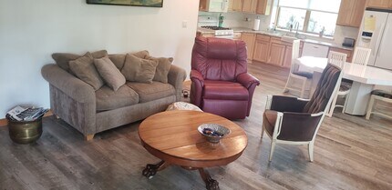 10 Andrew Dr in Monroe Township, NJ - Building Photo - Building Photo