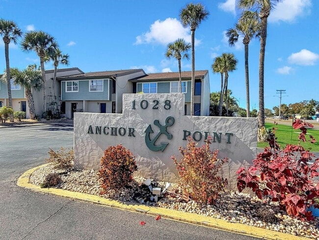 1028 Apollo Beach Blvd, Unit 204 in Apollo Beach, FL - Foto de edificio - Building Photo