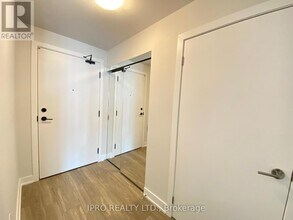 430-4430 Square One Dr in Mississauga, ON - Building Photo - Building Photo