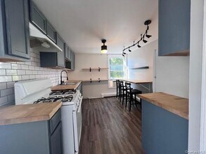 9-13 Main St in Warwick, NY - Building Photo - Building Photo