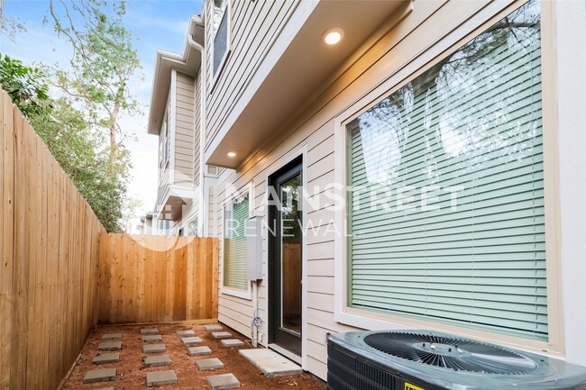 property at 5107 Royal Heath Dr