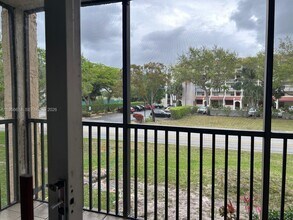 3651 Environ Blvd in Lauderhill, FL - Building Photo - Building Photo