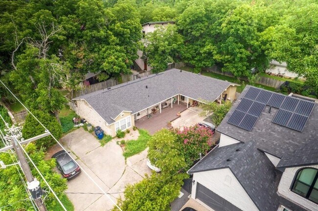 1104 Kinney Ave in Austin, TX - Building Photo - Building Photo