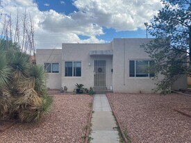 1212 Gold Ave SW, Unit 1212 Gold SW Duplex in Albuquerque, NM - Building Photo
