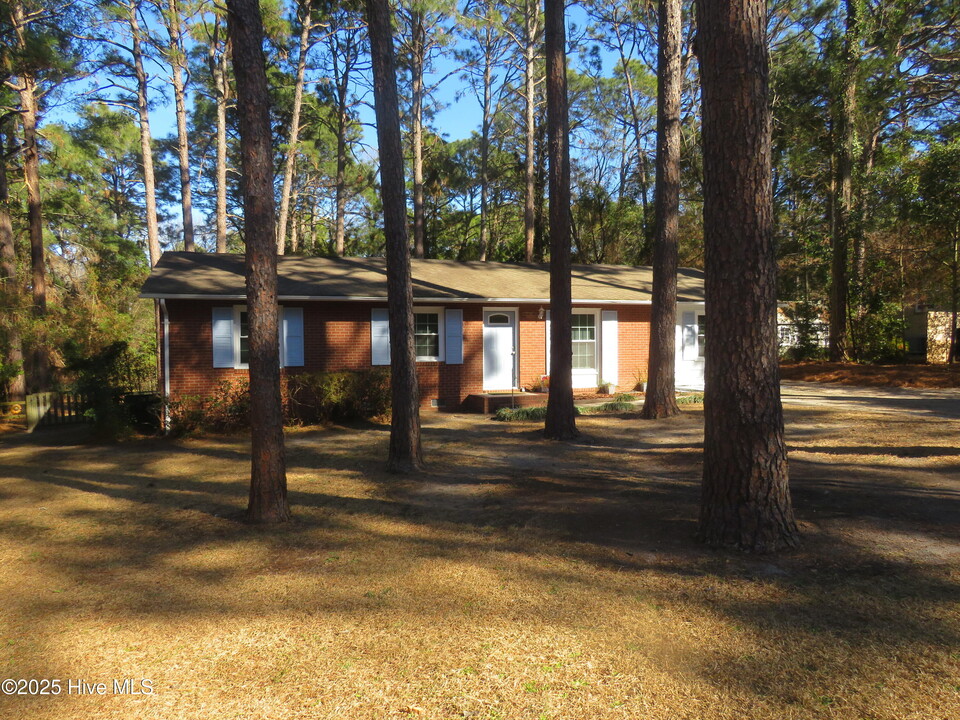 535 W Rhode Island Ave in Southern Pines, NC - Building Photo