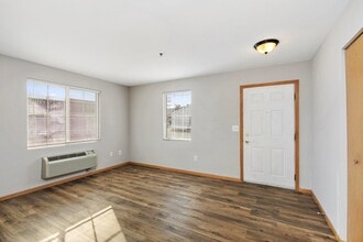 124 Bertram Dr in Yorkville, IL - Building Photo - Building Photo