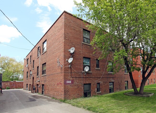 1016 O'connor Dr in Toronto, ON - Building Photo - Primary Photo