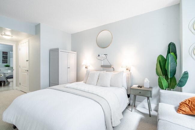 915 E St NW, Unit 412 in Washington, DC - Building Photo - Building Photo