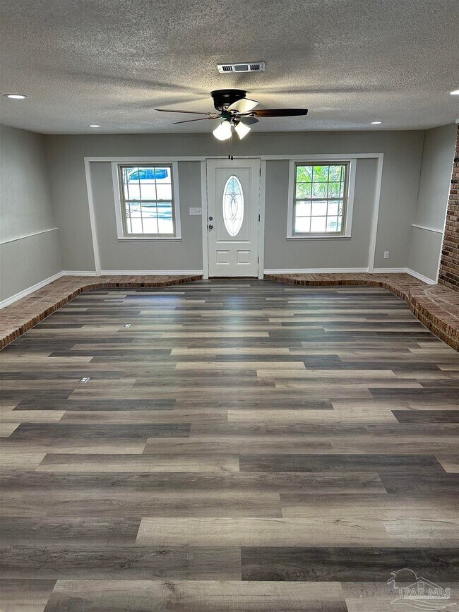 5303 Mikes Pl in Milton, FL - Building Photo - Building Photo